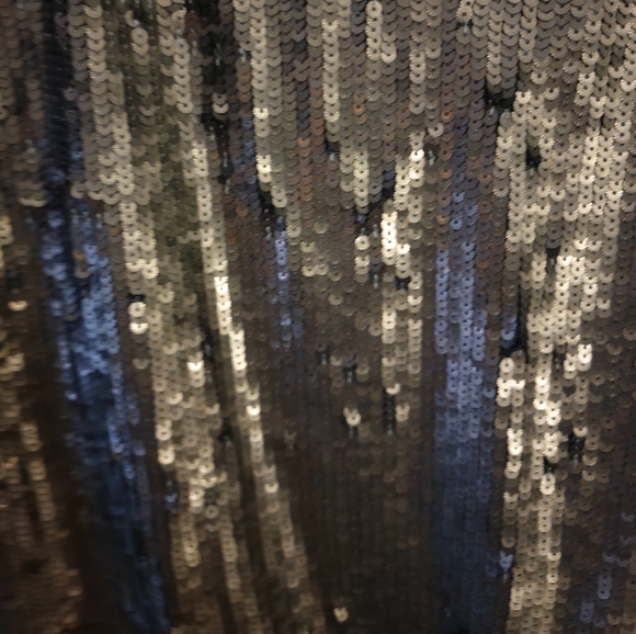 GUESS - Picture 3 of 4